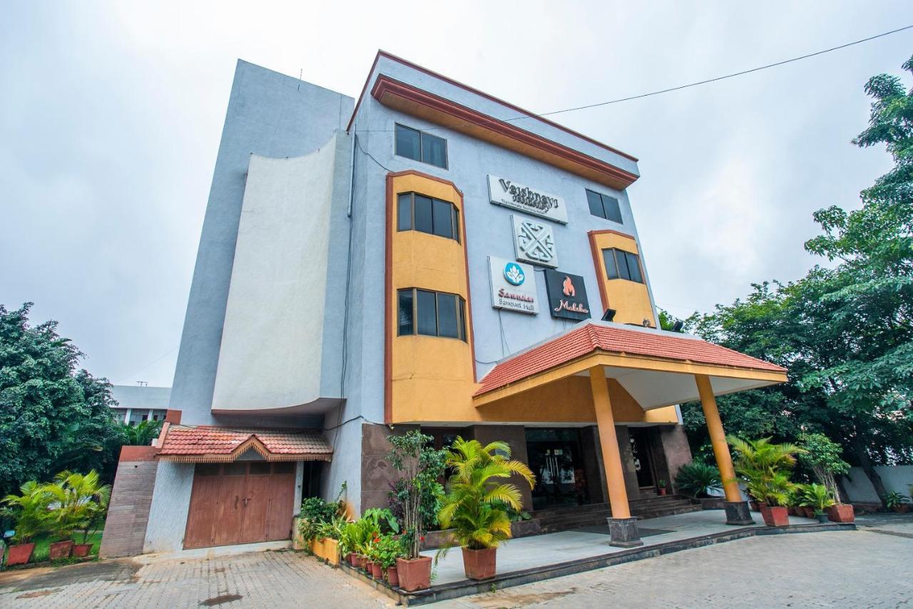 Oyo 18762 Vaishnavi Residency Hotel Bangalore Exterior foto