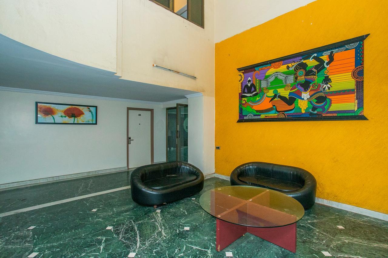 Oyo 18762 Vaishnavi Residency Hotel Bangalore Exterior foto