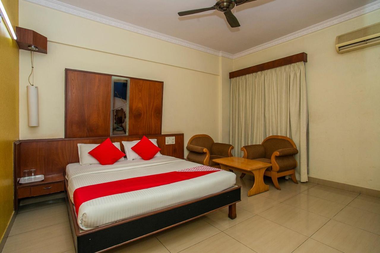 Oyo 18762 Vaishnavi Residency Hotel Bangalore Exterior foto