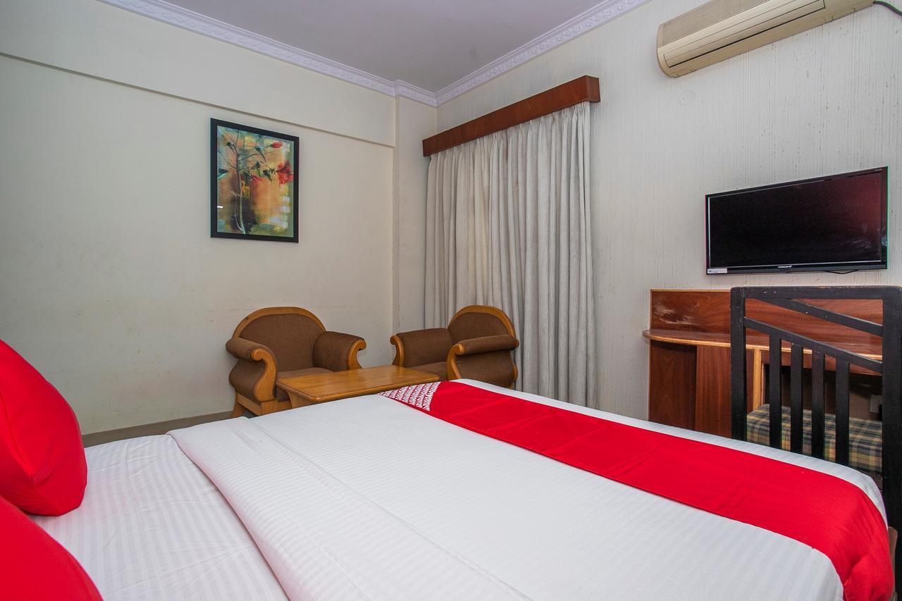 Oyo 18762 Vaishnavi Residency Hotel Bangalore Exterior foto