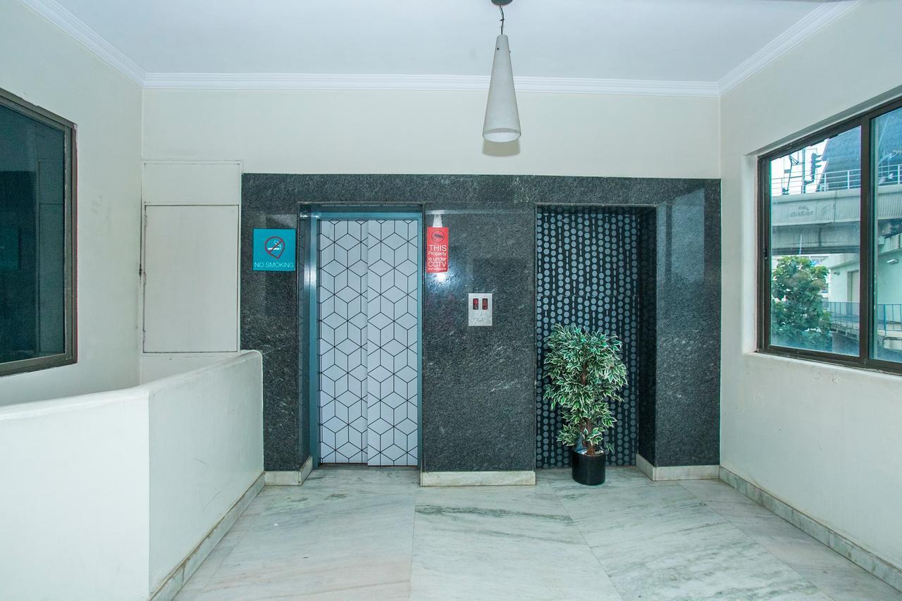 Oyo 18762 Vaishnavi Residency Hotel Bangalore Exterior foto
